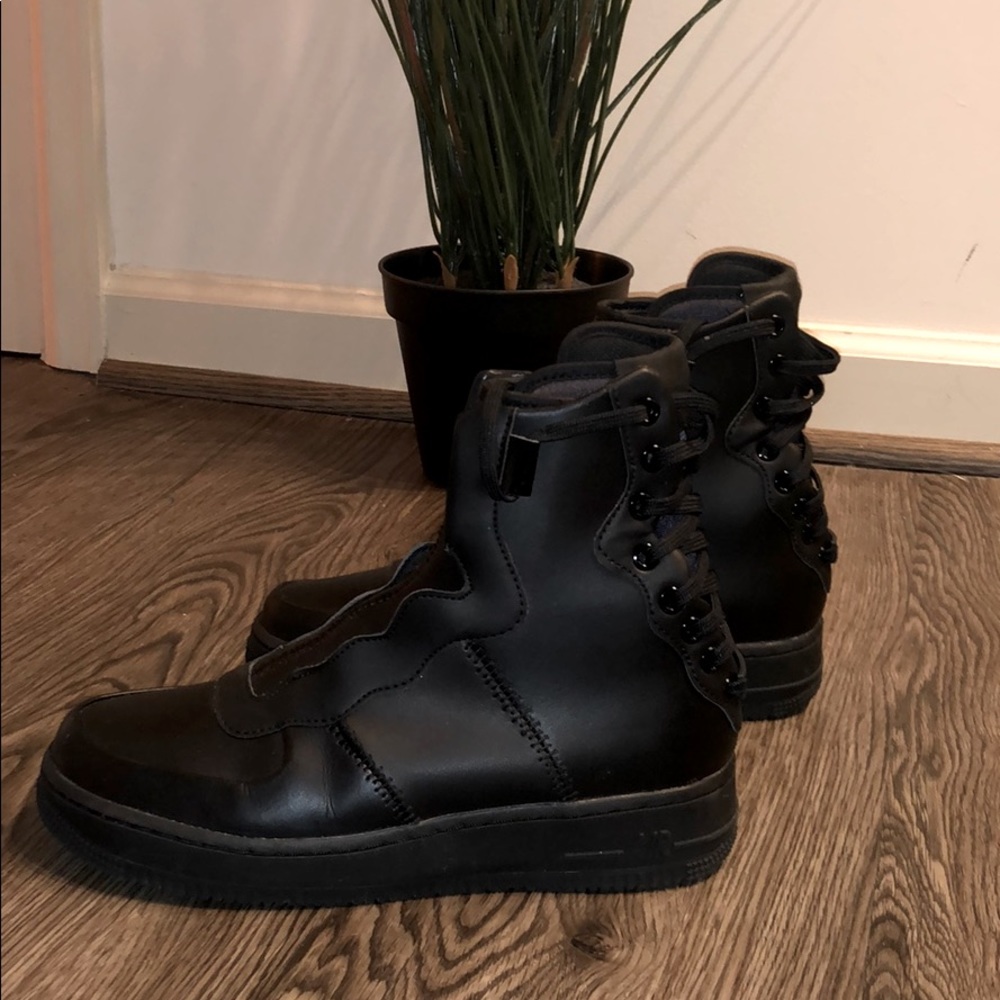 Black Nike